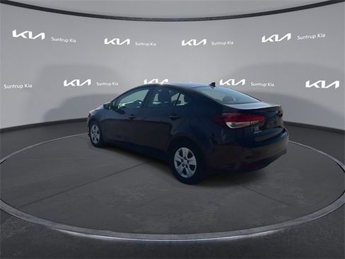 Used 2017 Kia Forte LX image 14