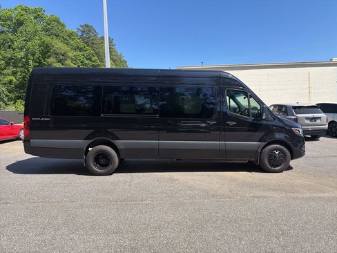 Used 2024 Mercedes-Benz Sprinter 3500 image 13