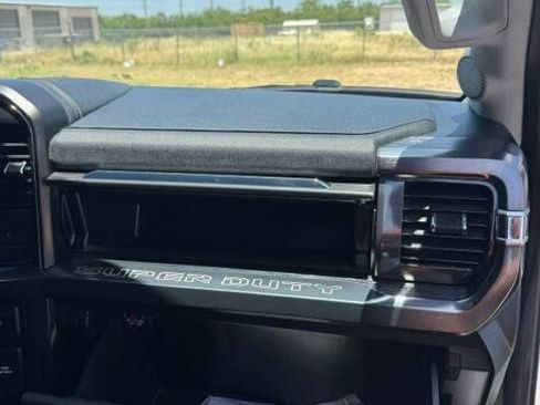 Used 2025 Ford F250 Lariat w/ FX4 Off-Road Package AWD/4WD image 30