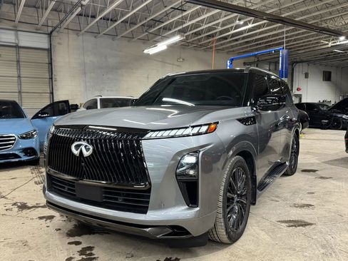 Used 2025 INFINITI QX80 Autograph w/ Premium Cargo Package image 3