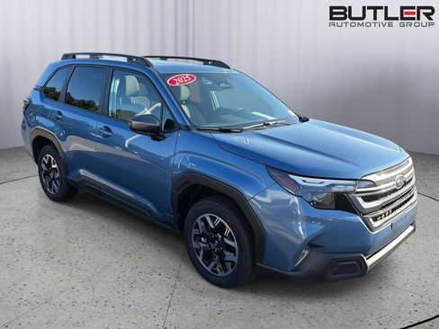 Used 2025 Subaru Forester Premium AWD/4WD image 8