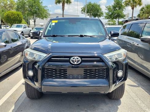 Used 2020 Toyota 4Runner SR5 RWD image 2