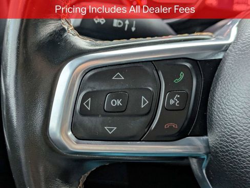 Used 2022 Jeep Wrangler Unlimited Sahara AWD/4WD image 27