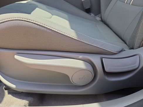 Used 2025 Hyundai Elantra Hybrid w/ Cargo Package FWD image 8