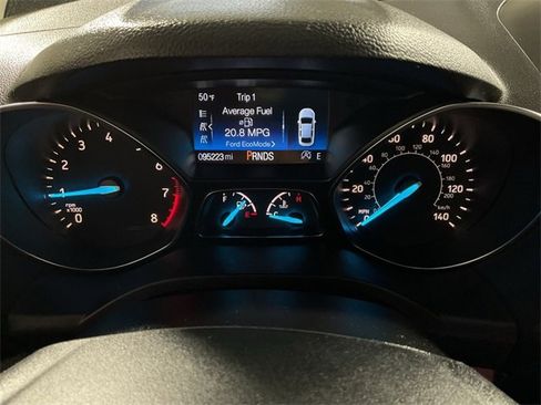 Used 2019 Ford Escape SEL image 23