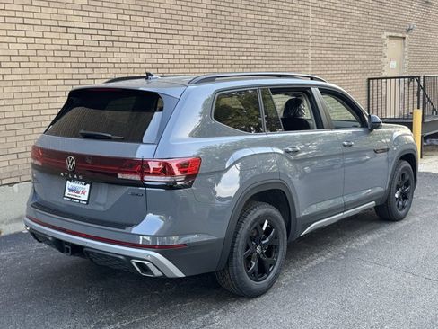New 2026 Volkswagen Atlas Peak Edition AWD/4WD image 18