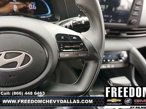 Used 2025 Hyundai Elantra Sport FWD image 21
