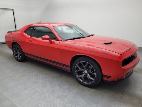 Used 2017 Dodge Challenger SXT image 11