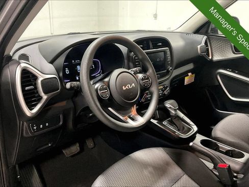 Used 2025 Kia Soul LX FWD image 16