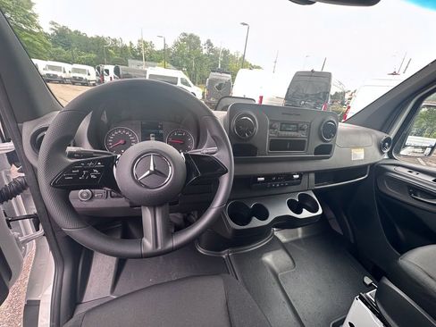 New 2025 Mercedes-Benz Sprinter 3500 image 2