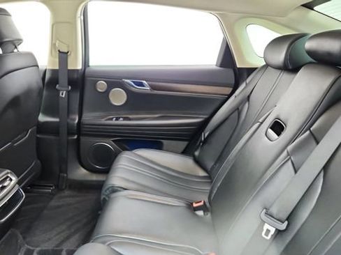 Used 2024 Genesis G80 image 29