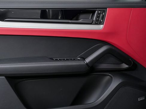 New 2026 Porsche Cayenne AWD/4WD image 6