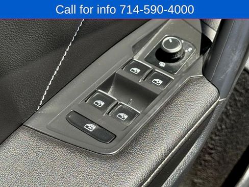Used 2023 Volkswagen Tiguan SE R-Line FWD image 11