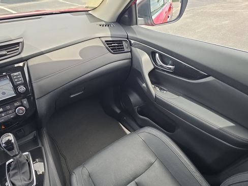 Used 2017 Nissan Rogue SL FWD image 12
