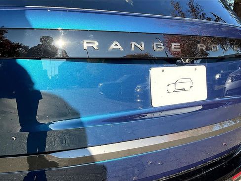 New 2025 Land Rover Range Rover Long Wheelbase SE image 26