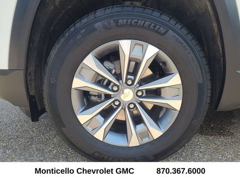 Used 2026 Chevrolet Equinox LT w/ Convenience Package II AWD/4WD image 10