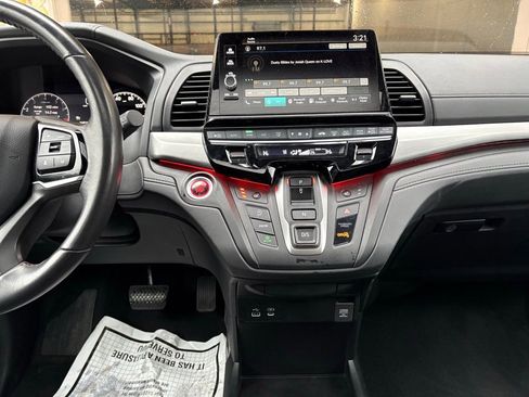 Used 2025 Honda Odyssey Sport-L image 31