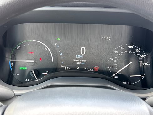 New 2026 Toyota Sienna LE FWD image 32