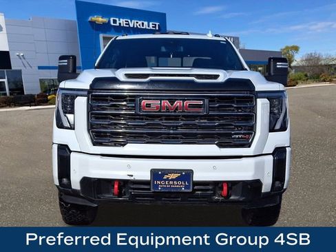 Used 2025 GMC Sierra 2500 AT4 image 3