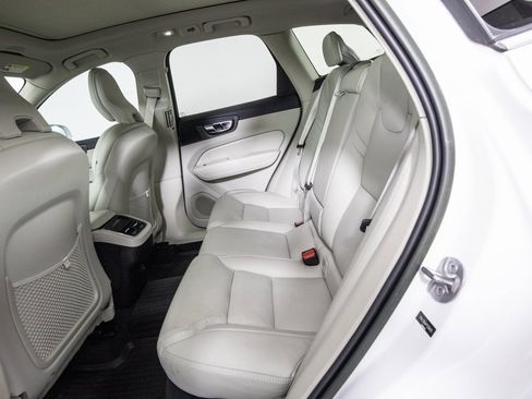 Used 2023 Volvo XC60 B5 Ultimate w/ Climate Package image 11