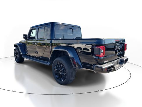 Used 2023 Jeep Gladiator Overland image 6