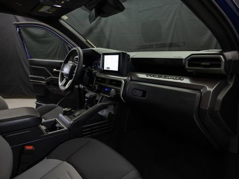 Used 2025 Toyota Tacoma TRD Sport AWD/4WD image 20