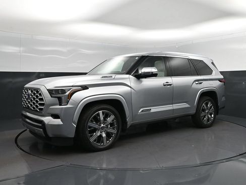 Used 2023 Toyota Sequoia Capstone AWD/4WD image 3