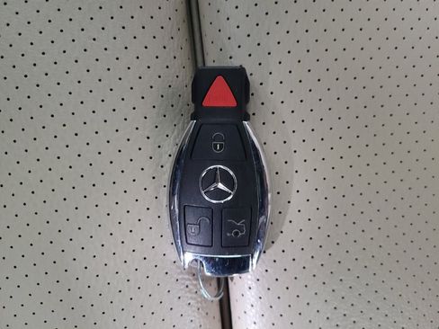 Used 2018 Mercedes-Benz C 300 4MATIC Sedan image 32