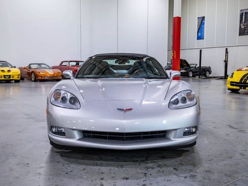 Used 2005 Chevrolet Corvette Convertible w/ Preferred Equipment Group RWD image 28
