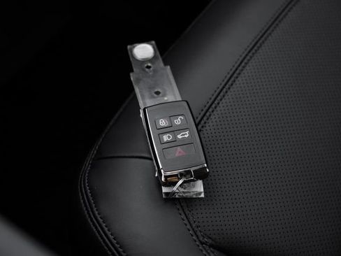New 2026 Land Rover Defender 130 X-Dynamic SE AWD/4WD image 76