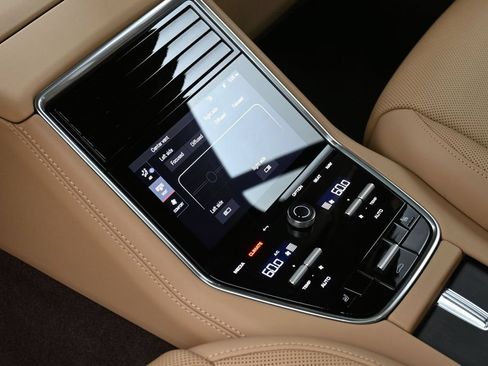 Certified 2023 Porsche Panamera Platinum Edition RWD image 9