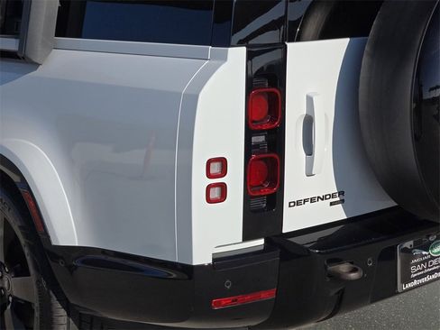 Certified 2023 Land Rover Defender 130 X-Dynamic SE image 36