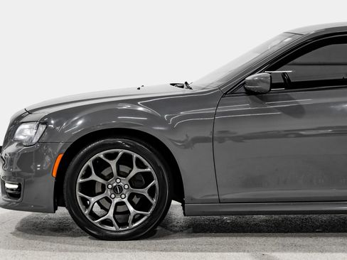 Used 2017 Chrysler 300 S w/ S Model Appearance Package RWD image 10