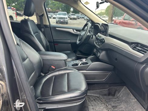 Used 2020 Ford Escape SEL image 4