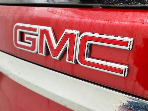 Used 2021 GMC Terrain SLE w/ Driver Convenience Package image 16