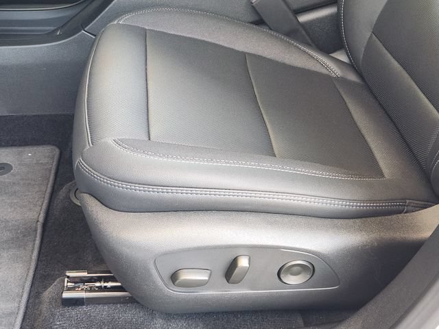 New 2026 Chevrolet Equinox EV LT w/ Convenience Package II FWD image 18