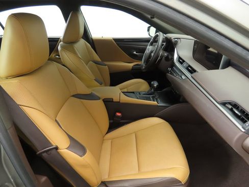 Used 2019 Lexus ES 350 w/ Premium Package image 19