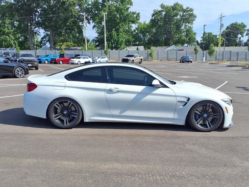 Used 2018 BMW M4 Coupe RWD image 2