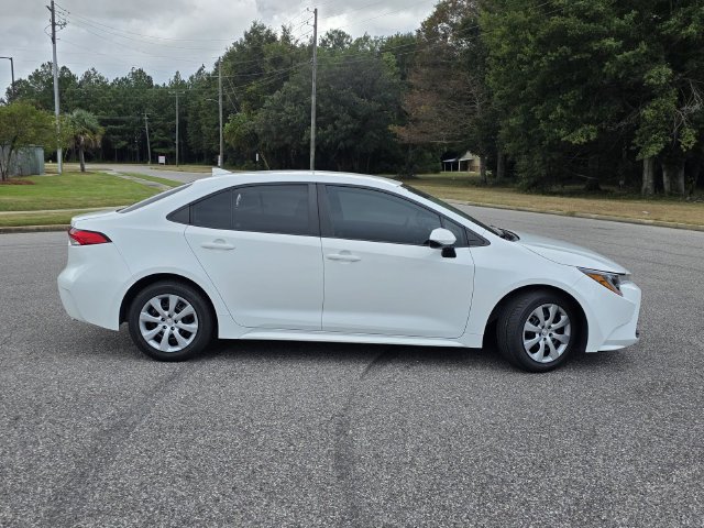Used 2023 Toyota Corolla LE FWD image 31