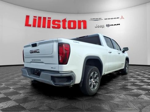 Used 2024 GMC Sierra 1500 SLT image 2