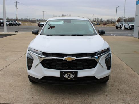 New 2026 Chevrolet Trax LS image 3