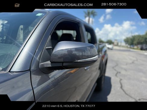 Used 2021 Toyota Tacoma TRD Off-Road w/ Technology Package AWD/4WD image 27
