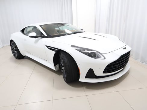 Used 2024 Aston Martin DB12 Coupe RWD image 7