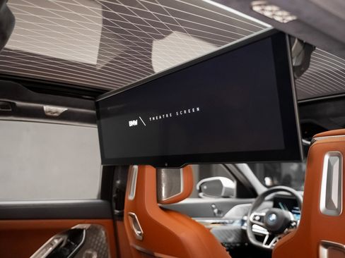 Used 2023 BMW i7 xDrive60 image 69