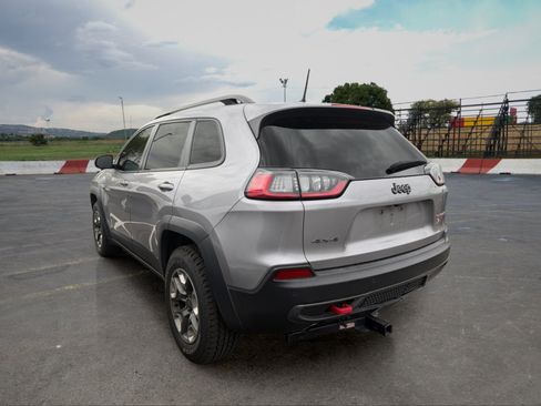 Used 2019 Jeep Cherokee Trailhawk AWD/4WD image 4
