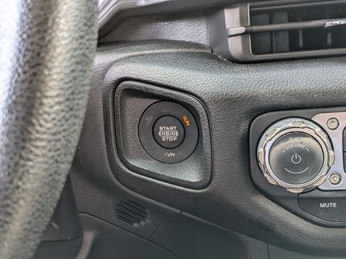 Used 2024 Jeep Wrangler Unlimited Sport AWD/4WD image 15