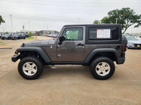 Used 2016 Jeep Wrangler Sport AWD/4WD image 3