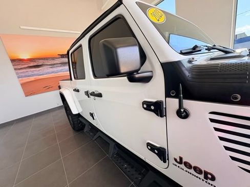 Used 2023 Jeep Gladiator Rubicon w/ Cold Weather Group AWD/4WD image 11
