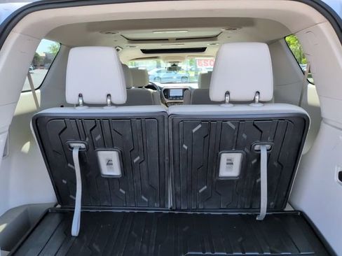 Certified 2023 GMC Acadia Denali w/ Denali Ultimate Package AWD/4WD image 10