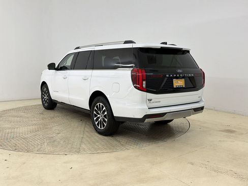 Certified 2025 Ford Expedition Max Platinum AWD/4WD image 3
